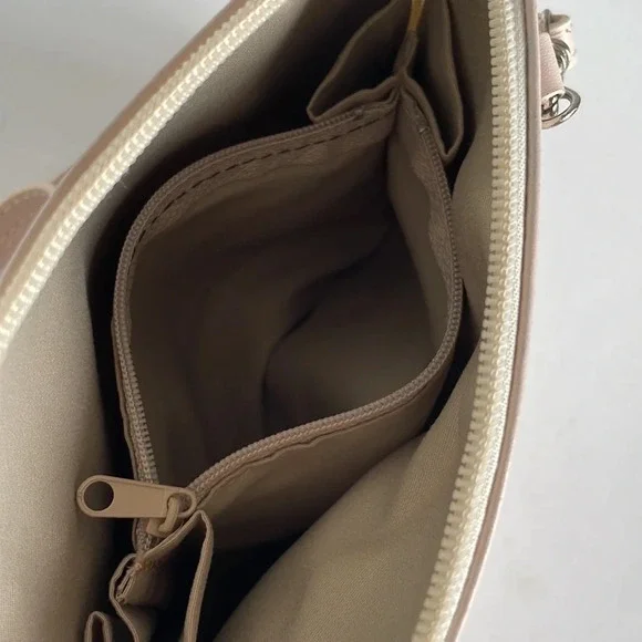 Vera Pelle light pink cross body purse - Picture 4 of 11